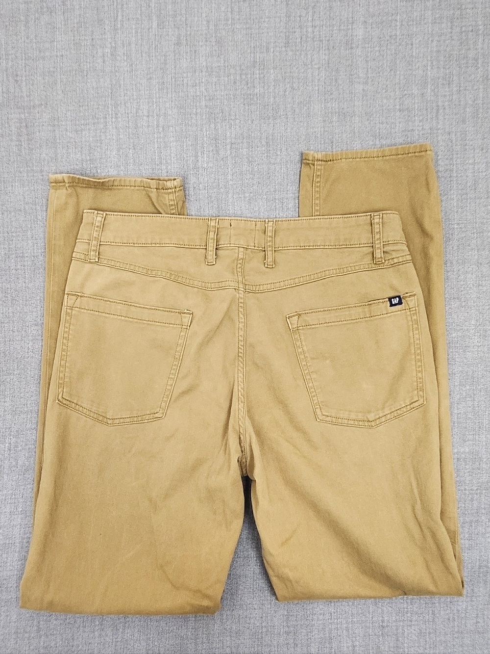 GAP Slim Khaki Chino Style Pants. 32 × 32 - Picture 4 of 7